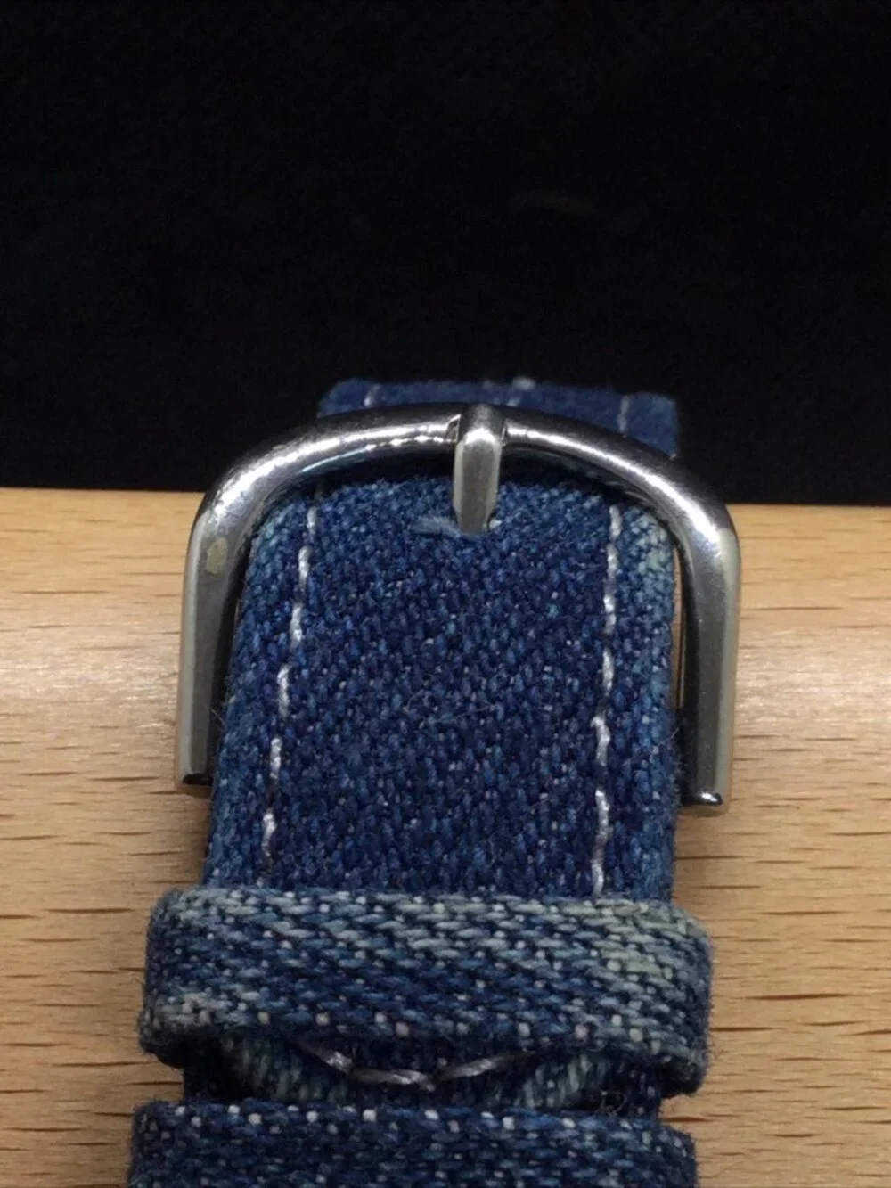 Vintage Joan Rivers Classic Ladies Watch 6.5” Blue Denim Band 23.0mm Case